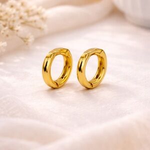 14k gold plated huggie Hoop Earrings. Minimalist earrings